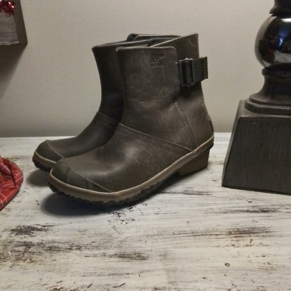 Solid Color Sorel Short Slimpack Boot, 6